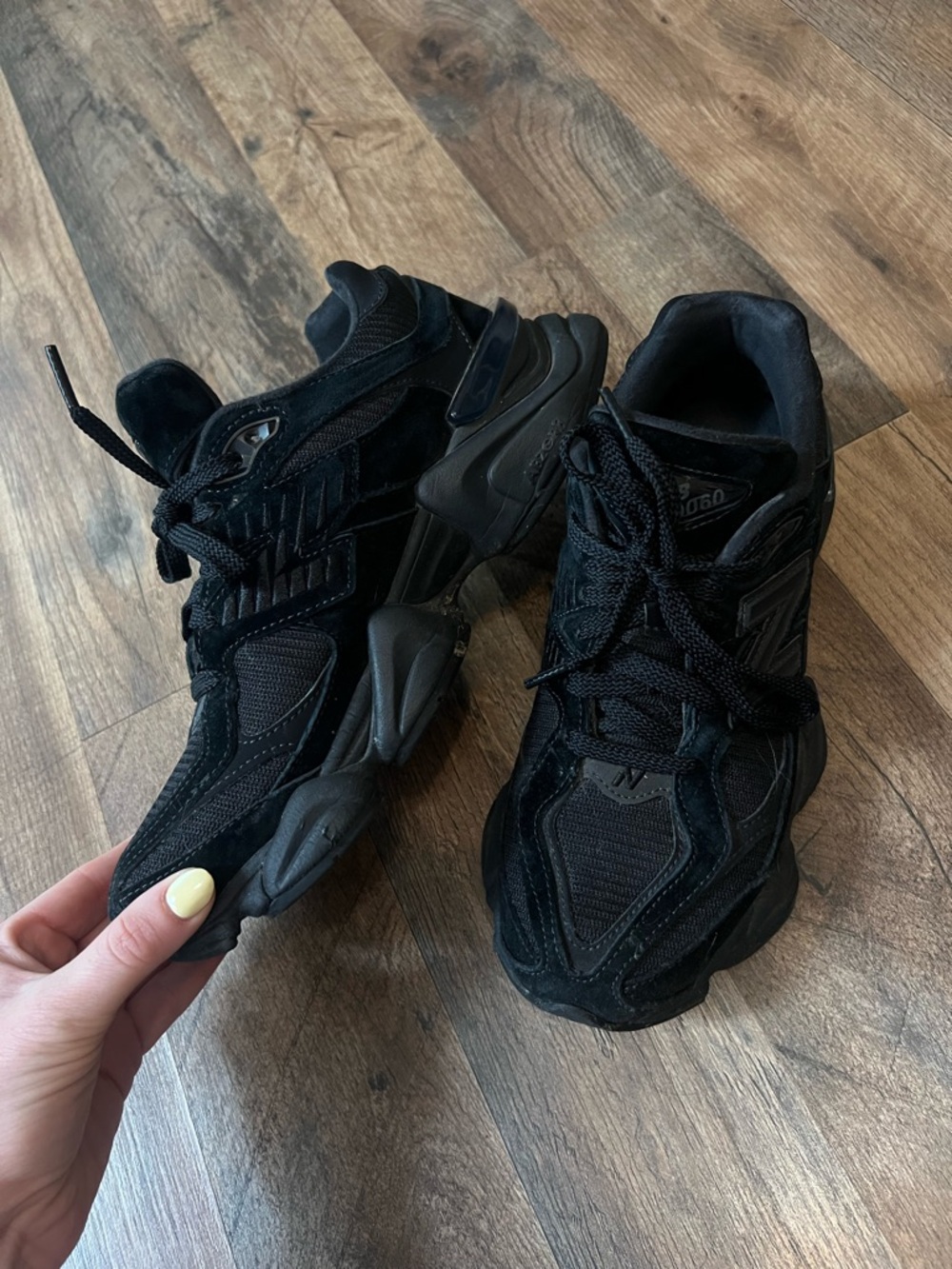New Balance 9060 Triple Black Size Men’s 7.5 Women’s 9